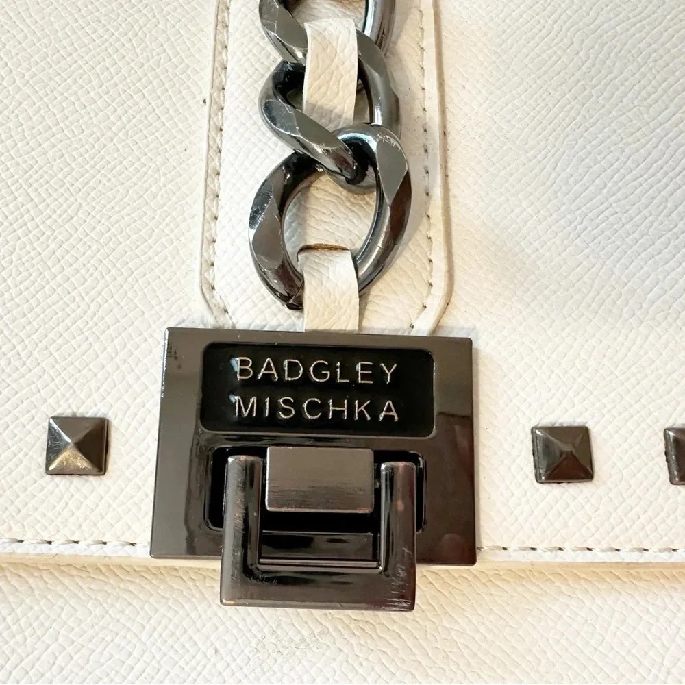 BADGLEY MISCHKA Chain Trim Two Way Shoulder Bag Crossbody Purse Strap Off White - Picture 15 of 16